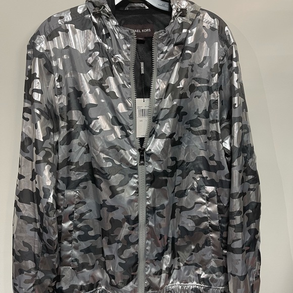 BNWT Michael Kors Mens Wind breaker/Rain HoodieSM,XL,XXL - Picture 3 of 15